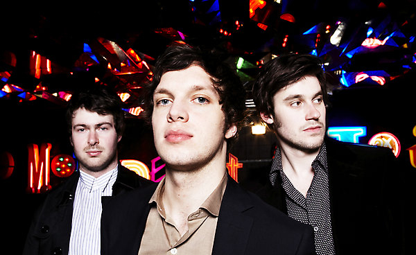 Review: Friendly Fires – Live Those Days Tonight