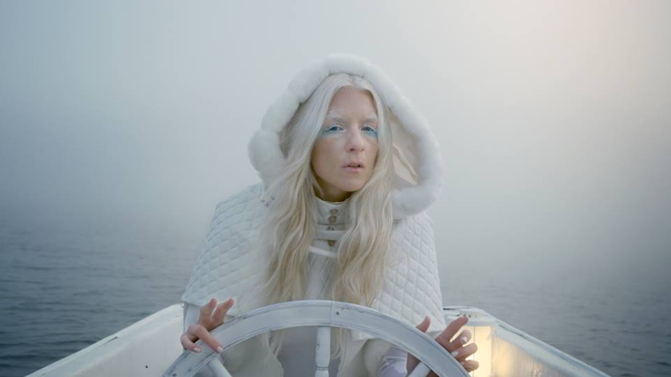 Video: iamamiwhoami – FOUNTAIN